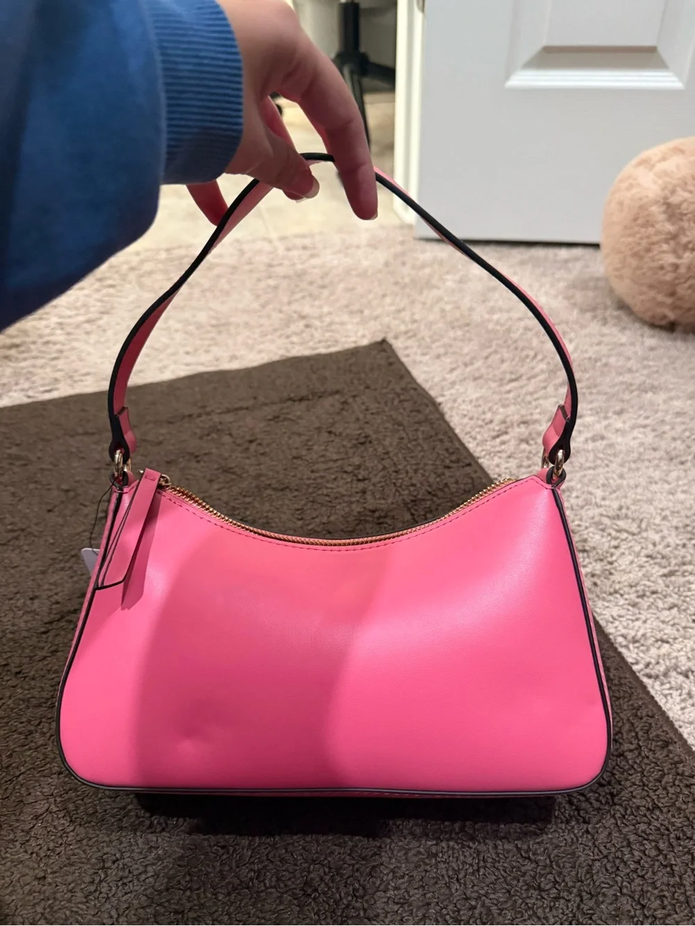 Guess carry logo faux